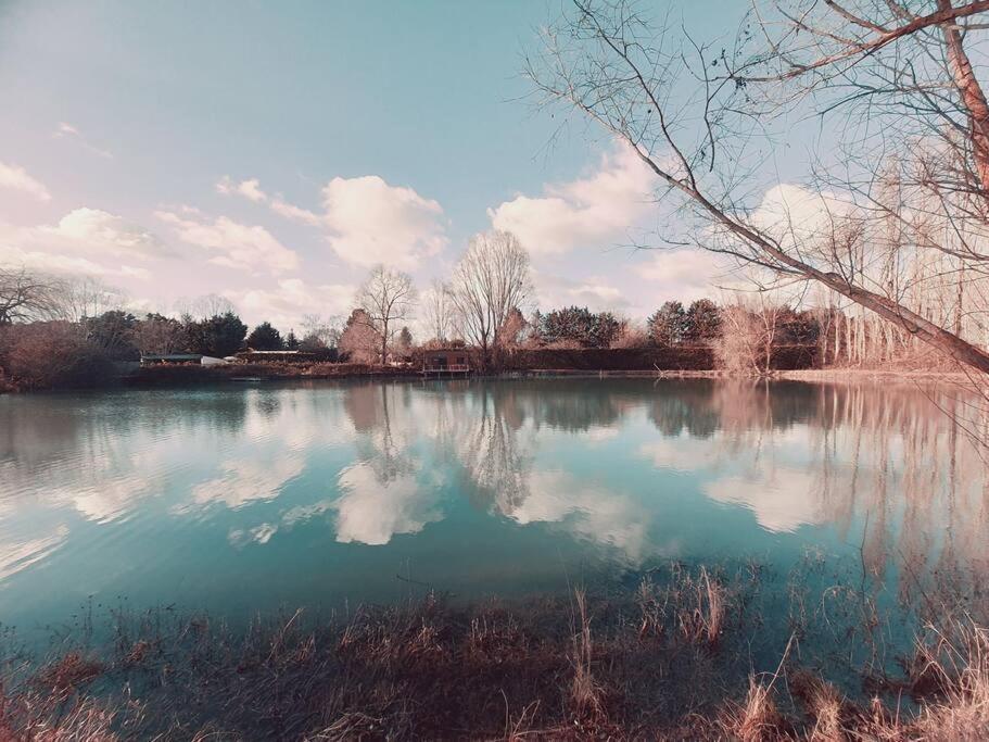 Chalet Les Pieds Dans L'Eau La Campagne A La Ville Saint-Doulchard Luaran gambar